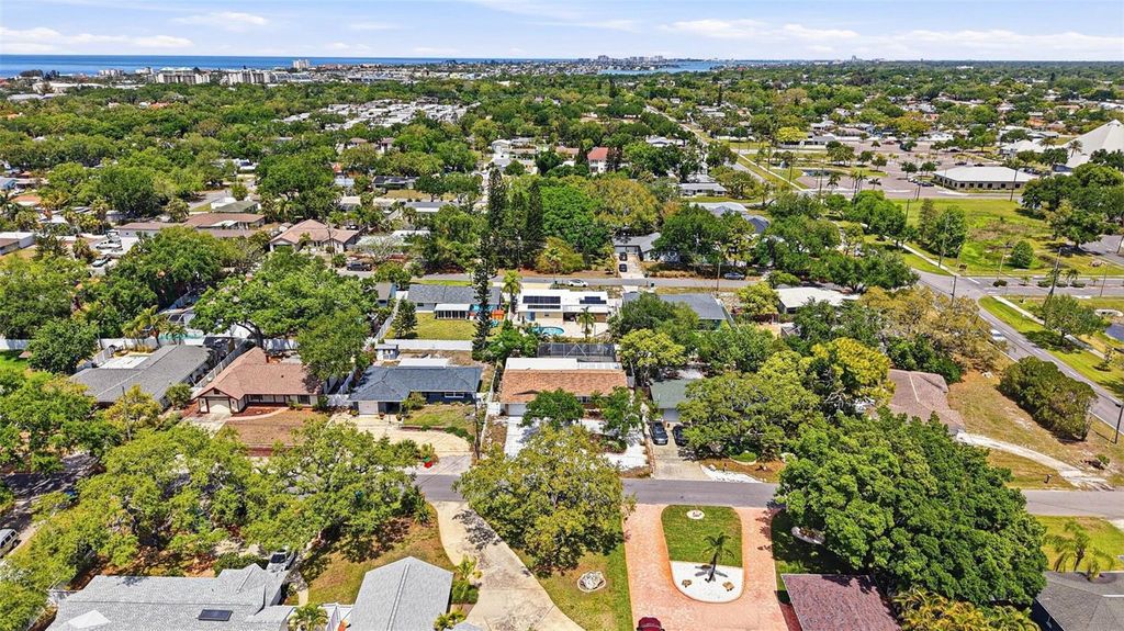 Image 51 of property listing at 14649 BAY DRIVE, Largo, FL 33774