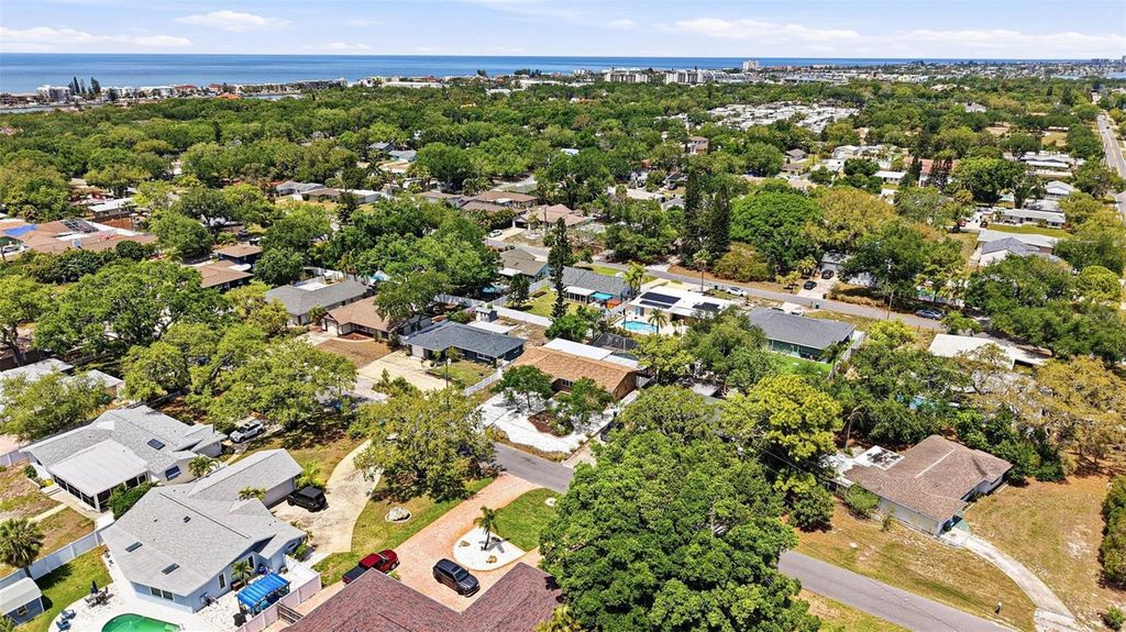 Image 52 of property listing at 14649 BAY DRIVE, Largo, FL 33774