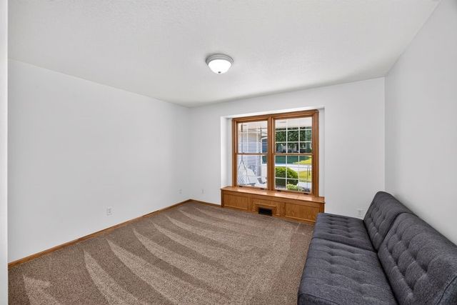 5764 NW 3rd Court, Des Moines, IA 50313