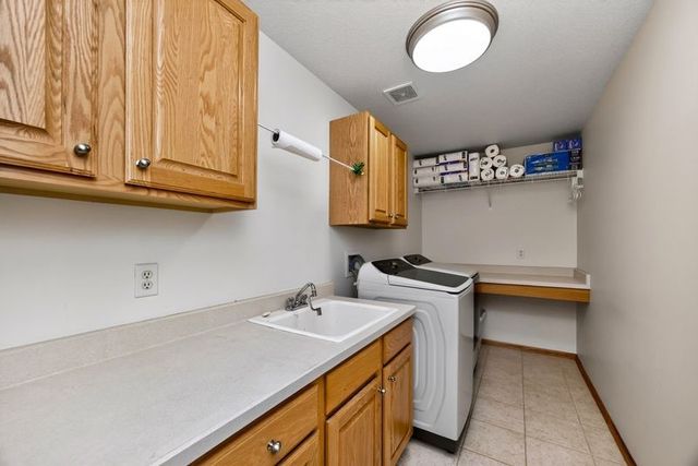 5764 NW 3rd Court, Des Moines, IA 50313