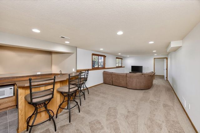 5764 NW 3rd Court, Des Moines, IA 50313