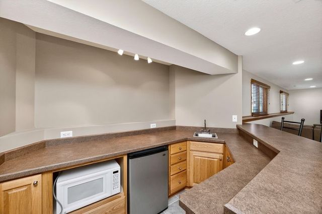 5764 NW 3rd Court, Des Moines, IA 50313