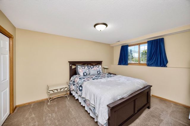 5764 NW 3rd Court, Des Moines, IA 50313