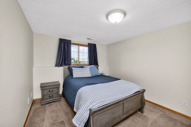 5764 NW 3rd Court, Des Moines, IA 50313