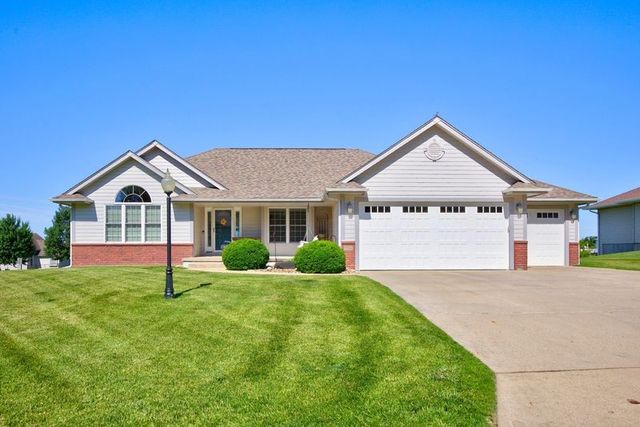 5764 NW 3rd Court, Des Moines, IA 50313