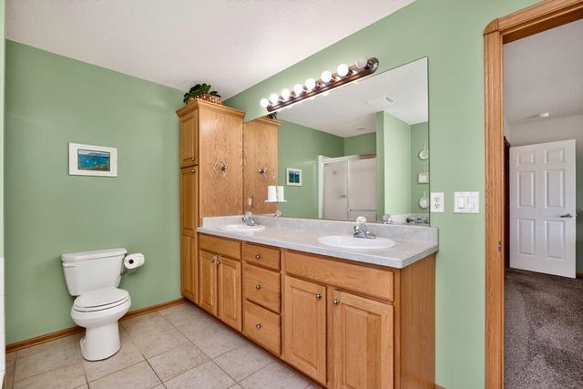 5764 NW 3rd Court, Des Moines, IA 50313