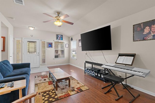 716 Niobrara River DR, Pflugerville, TX 78660