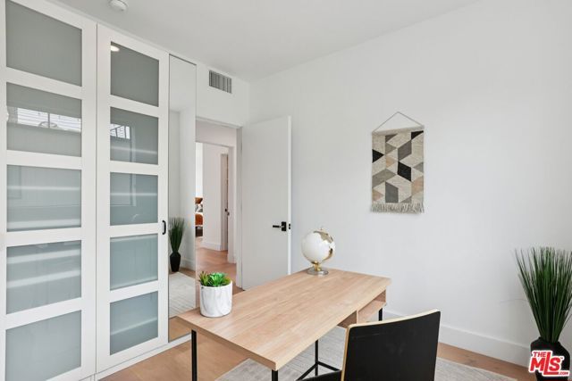 3223 Rowena Avenue, Los Angeles, CA 90027