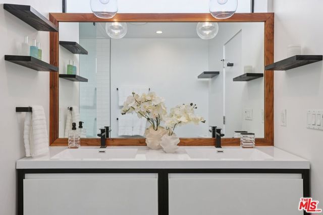 3223 Rowena Avenue, Los Angeles, CA 90027