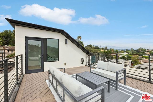 3223 Rowena Avenue, Los Angeles, CA 90027