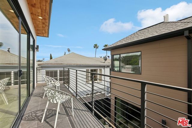 3223 Rowena Avenue, Los Angeles, CA 90027