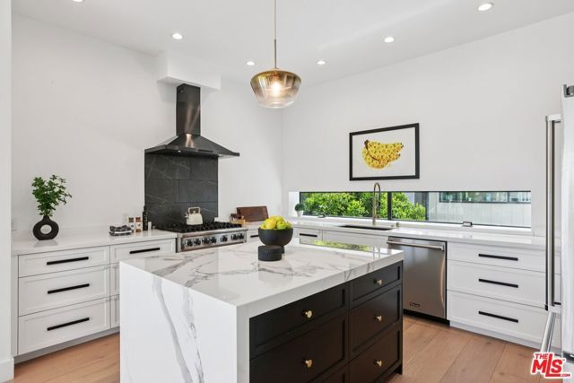 3223 Rowena Avenue, Los Angeles, CA 90027