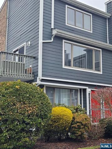 58 Main Street 29, Little Ferry, NJ 07643