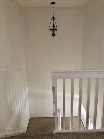 157 Hidden Ct Rd I-48, Hollywood, FL 33023