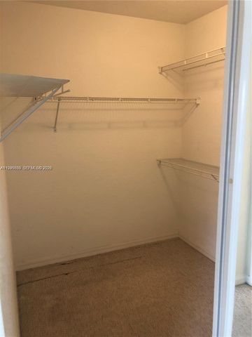 157 Hidden Ct Rd I-48, Hollywood, FL 33023