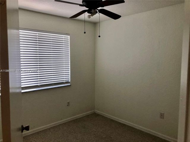 157 Hidden Ct Rd I-48, Hollywood, FL 33023