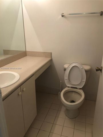 157 Hidden Ct Rd I-48, Hollywood, FL 33023