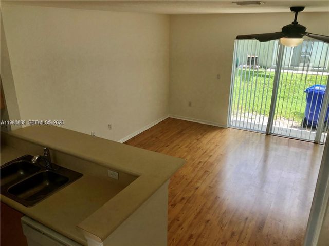 157 Hidden Ct Rd I-48, Hollywood, FL 33023