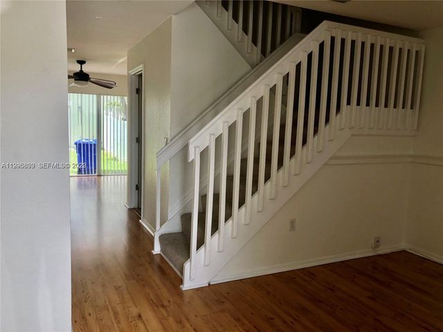 157 Hidden Ct Rd I-48, Hollywood, FL 33023