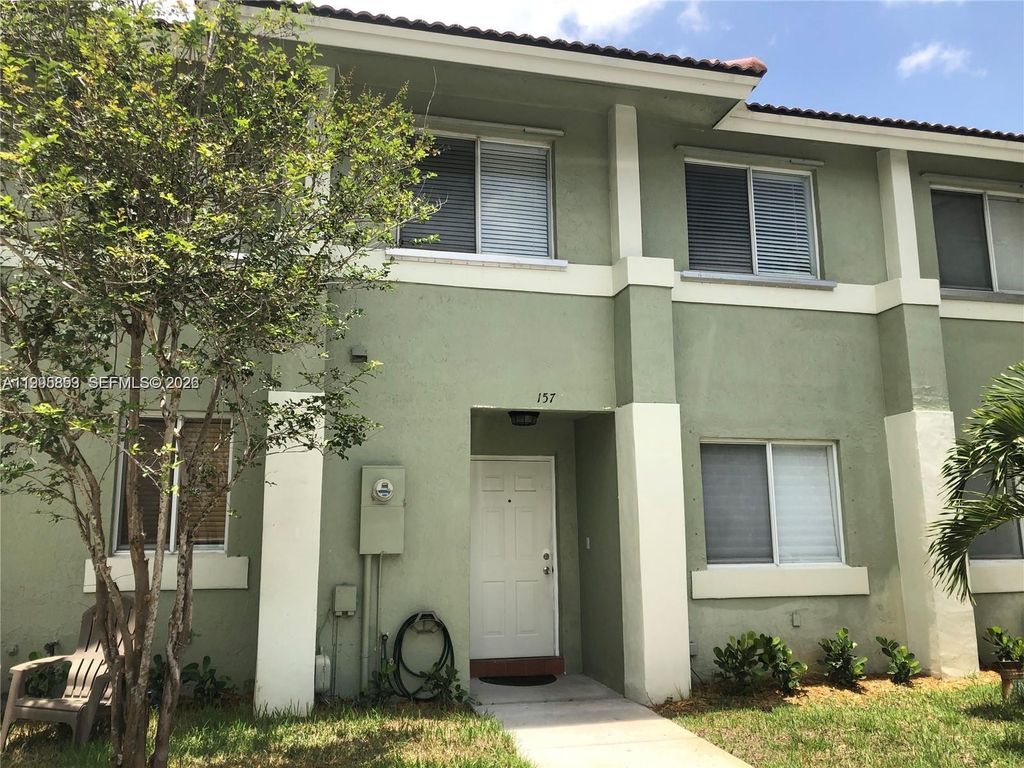 157 Hidden Ct Rd I-48, Hollywood, FL 33023