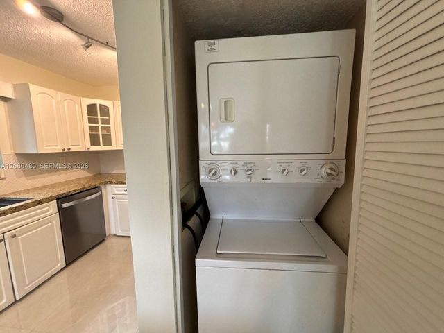 6900 NW 169th Street 137G, Hialeah, FL 33015