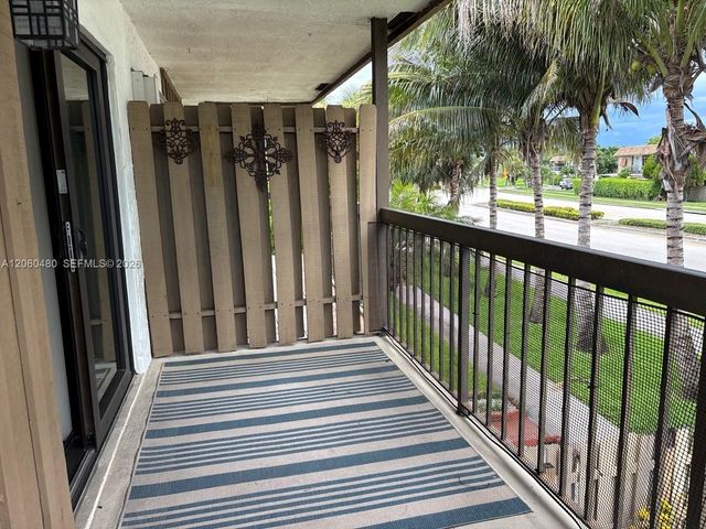 6900 NW 169th Street 137G, Hialeah, FL 33015