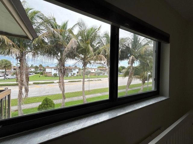 6900 NW 169th Street 137G, Hialeah, FL 33015