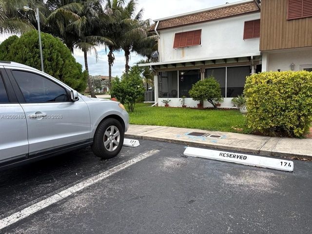 6900 NW 169th Street 137G, Hialeah, FL 33015