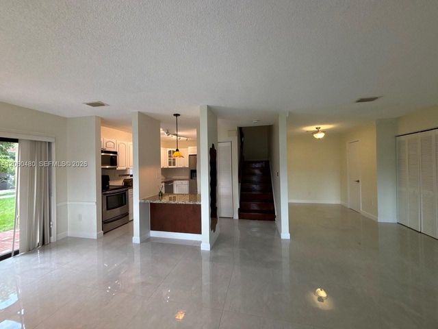 6900 NW 169th Street 137G, Hialeah, FL 33015