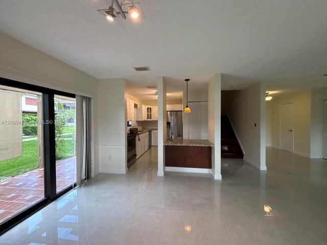 6900 NW 169th Street 137G, Hialeah, FL 33015