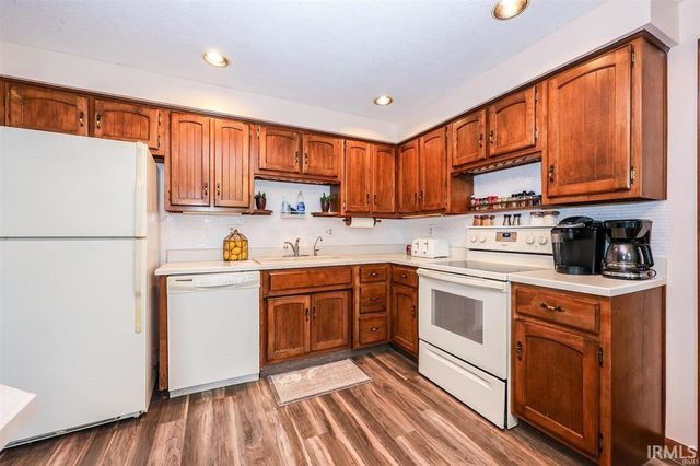 11717 Markham Court, Leo, IN 46765