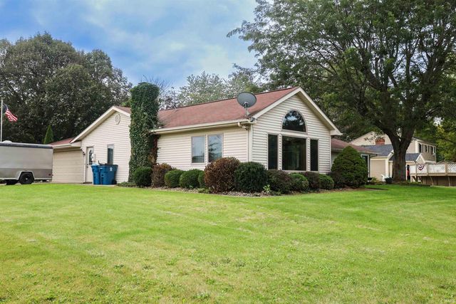 11717 Markham Court, Leo, IN 46765