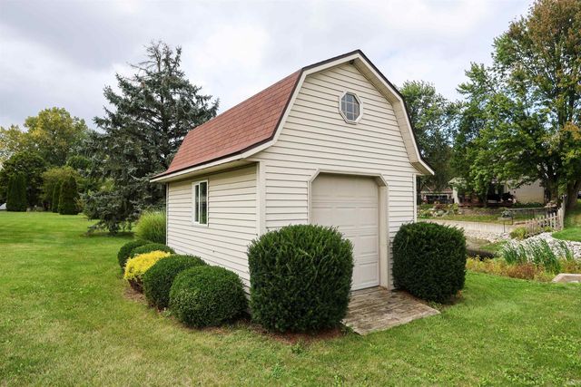 11717 Markham Court, Leo, IN 46765