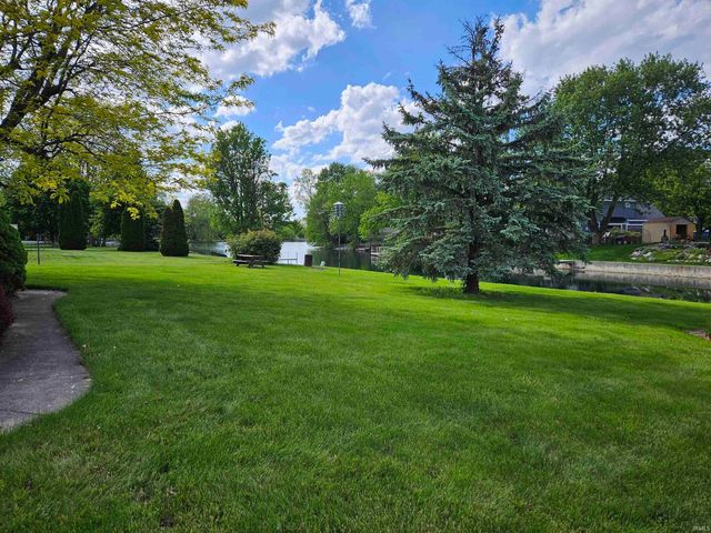 11717 Markham Court, Leo, IN 46765