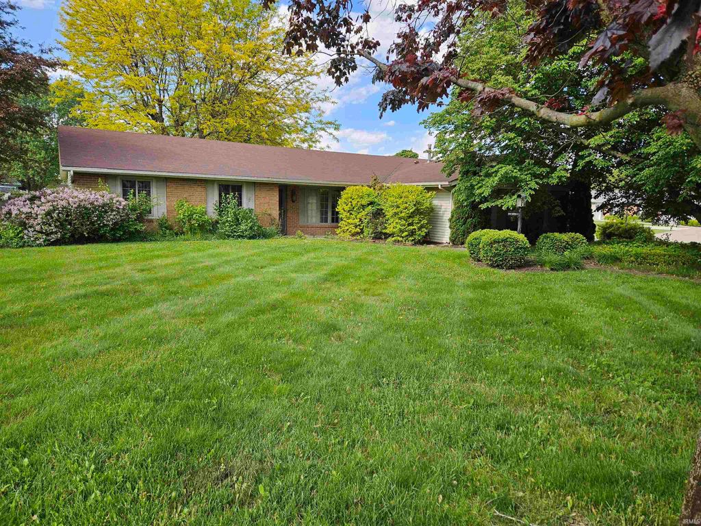 11717 Markham Court, Leo, IN 46765