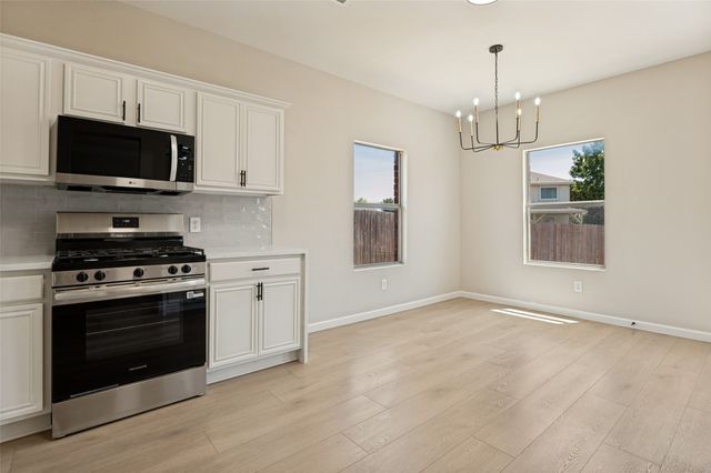 506 Fossil Hill Drive, Arlington, TX 76002