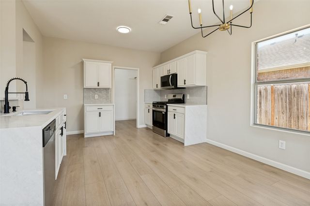 506 Fossil Hill Drive, Arlington, TX 76002