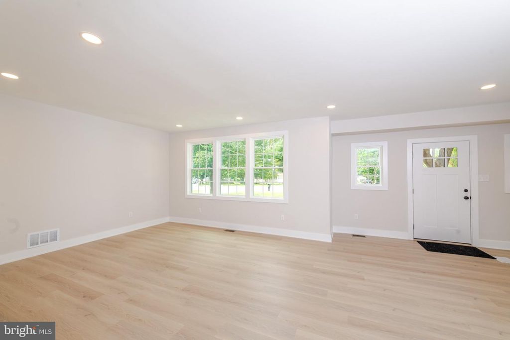314 S WHITE HORSE PIKE, HAMMONTON, NJ 08037 — photo 4
