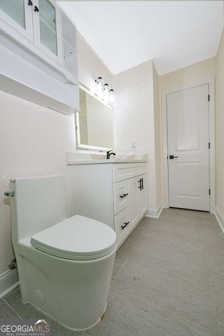 10175 Old Woodland Entry NE, Johns Creek, GA 30022