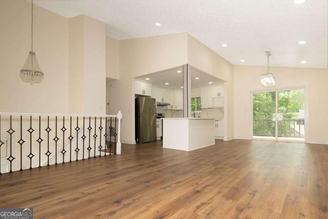 10175 Old Woodland Entry NE, Johns Creek, GA 30022