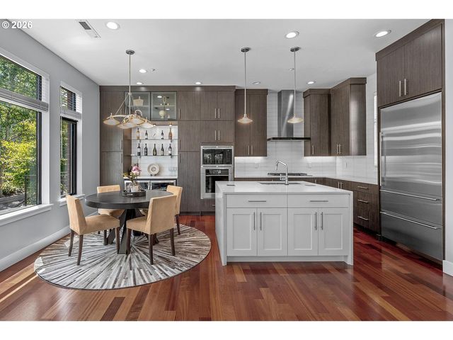 1710 Nw RIVERSCAPE St, Portland, OR 97209