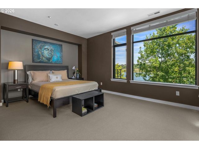 1710 Nw RIVERSCAPE St, Portland, OR 97209