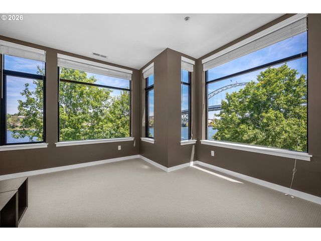 1710 Nw RIVERSCAPE St, Portland, OR 97209