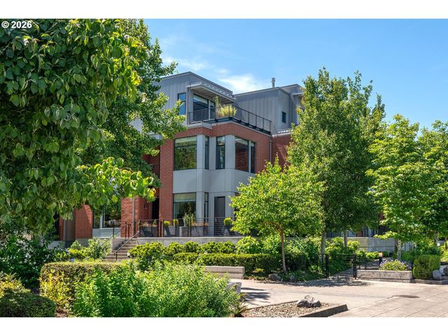 1710 Nw RIVERSCAPE St, Portland, OR 97209