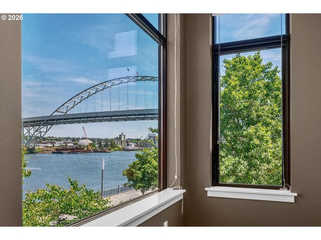 1710 Nw RIVERSCAPE St, Portland, OR 97209