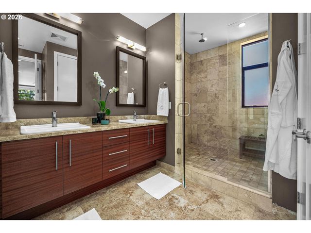 1710 Nw RIVERSCAPE St, Portland, OR 97209