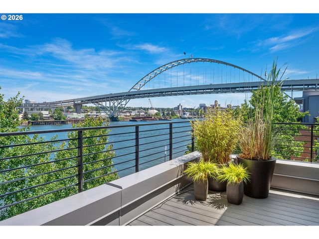 1710 Nw RIVERSCAPE St, Portland, OR 97209