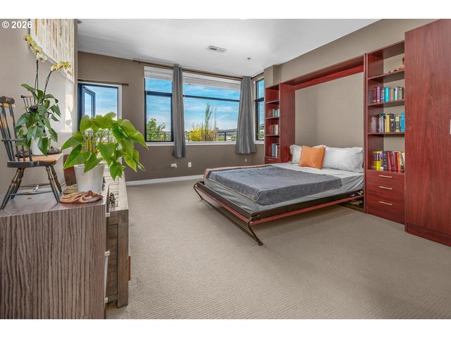 1710 Nw RIVERSCAPE St, Portland, OR 97209