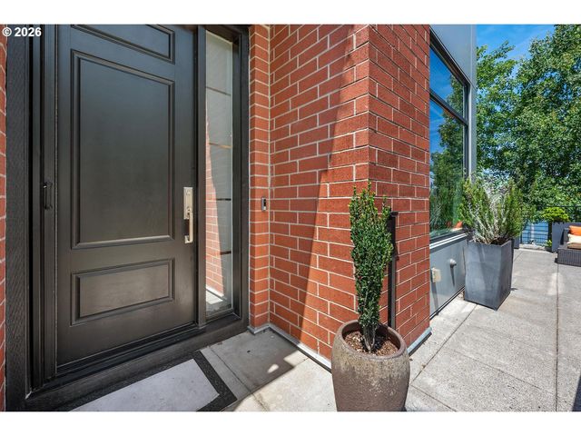 1710 Nw RIVERSCAPE St, Portland, OR 97209