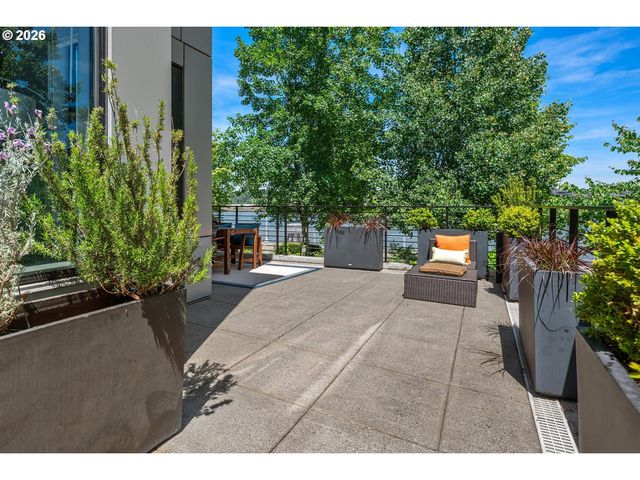 1710 Nw RIVERSCAPE St, Portland, OR 97209